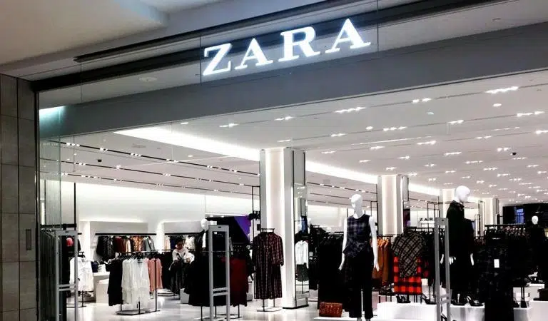 Zara : cette très belle jupe à franges strassées qui fait craquer toutes les femmes cette année !