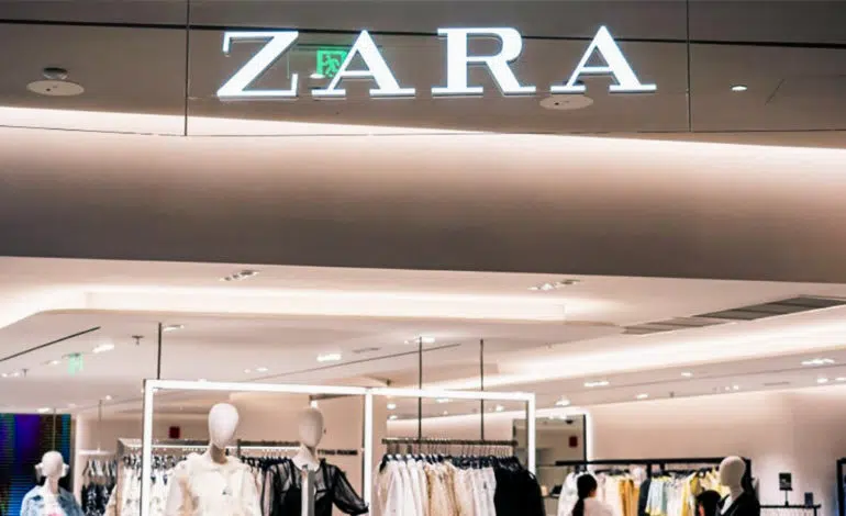 Zara : cette très jolie paire de bottes à petit prix fait un véritable tabac auprès des femmes cette année !