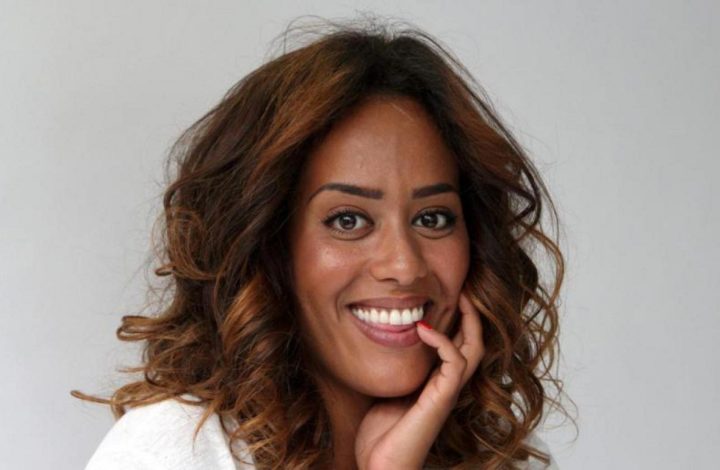 Amel Bent total look qui fait polémique
