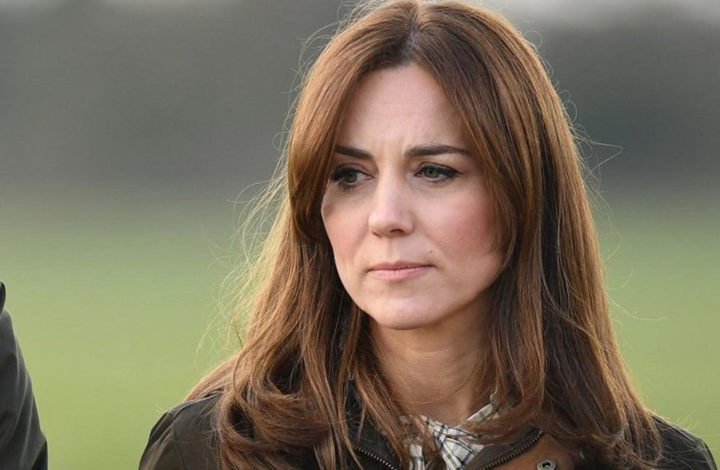 Accessoire tendance : Kate Middleton craque pour ses boucles d'oreilles