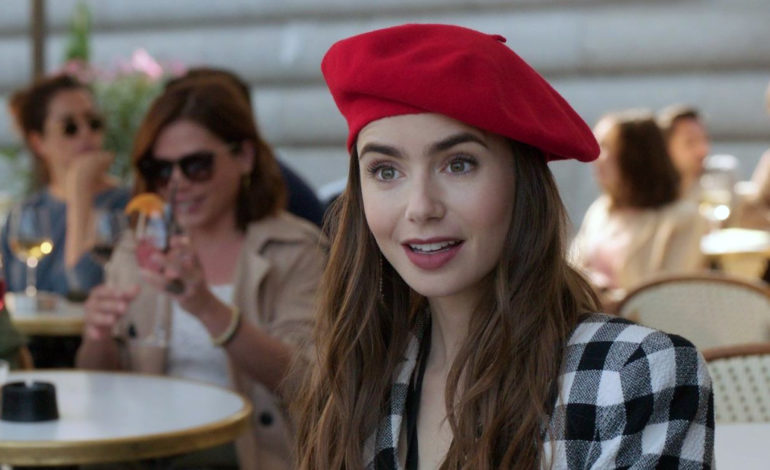 Emily in Paris saison 2 : L'actrice Camille Razat nous fait des