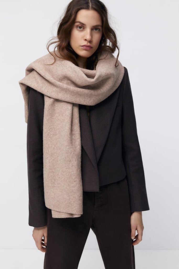 Tendance mode : Les plus belles écharpes de Zara et Bershka que vous devrez porter durant l'hiver !