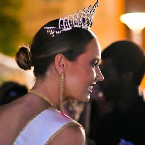 Amandine Petit : Découvrez comment faire pour adopter le chignon préféré de Miss France ?