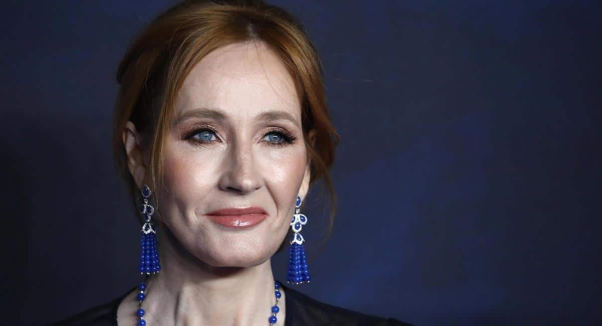 J.K. Rowling : Le nouveau roman de l'écrivaine est inspiré par le cochon en peluche de son fils !