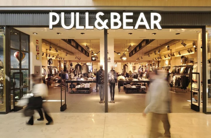Soldes 2022 : Les articles qui sont les plus stylés à shopper absolument chez la marque Pull & Bear !