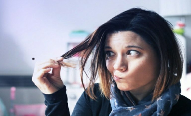 Coiffure : Voici comment faire pour éviter d’avoir les cheveux clairsemés durant cet hiver 2022 !