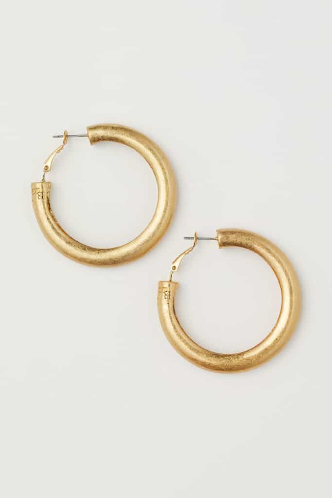 Des boucles d'oreille H&M parmi les plus beaux bijoux de l'hiver