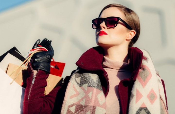 Tendance 2022 : Ces jolis manteaux à carreaux que les femmes s’arrachent pour être à la mode cet hiver !