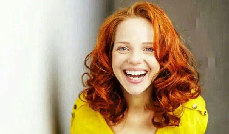 Coiffure : La couleur Pumpkin Spice Hair est la plus tendance que toutes les femmes vont adopter ce printemps 2022 !
