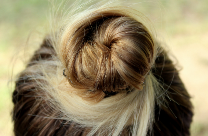 Coiffure tendance : Comment faire le Twist Knot Bun ?