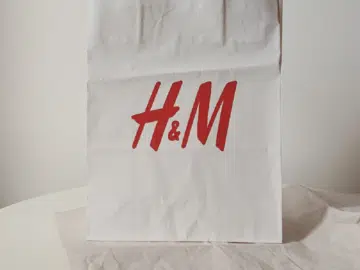 H&M : Ce top brillant sera idéal pour le Nouvel an 2022 !