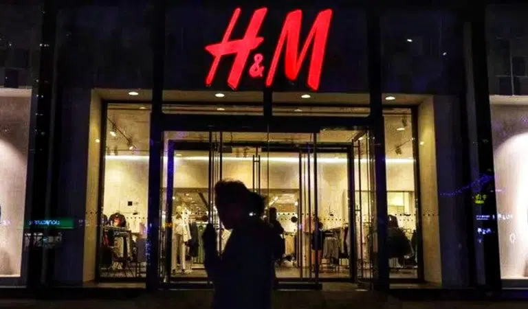 H&M : Cette magnifique veste ultra-comfy et glamour va faire un véritable carton cette année !