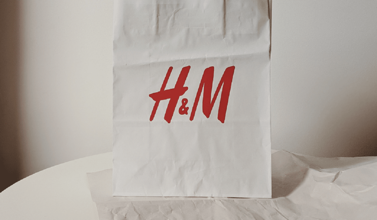 H&M : Ce top brillant sera idéal pour le Nouvel an 2022 !