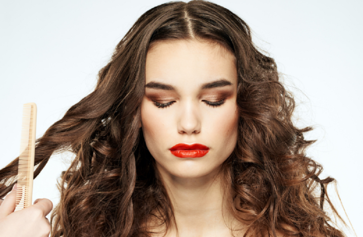 Coloration tendance 2022 : Le lowlights est adopté par de nombreuses stars !