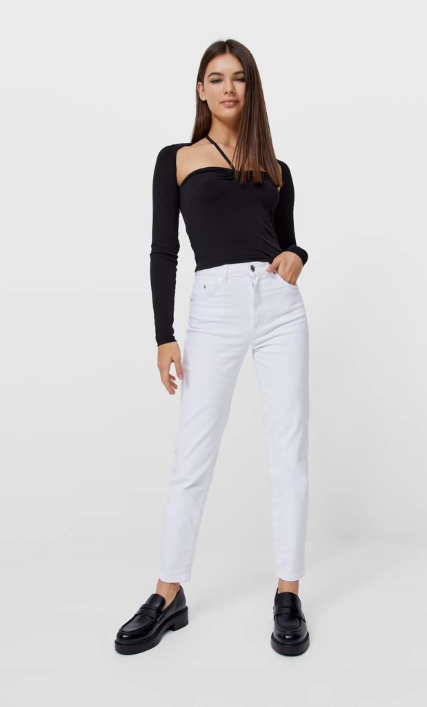 Un jean blanc Stradivarius pour adopter la grande tendance mode 2022