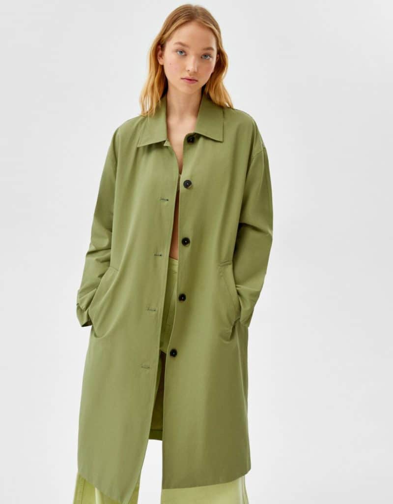 Un trench à shopper parmi les nouveautés Bershka