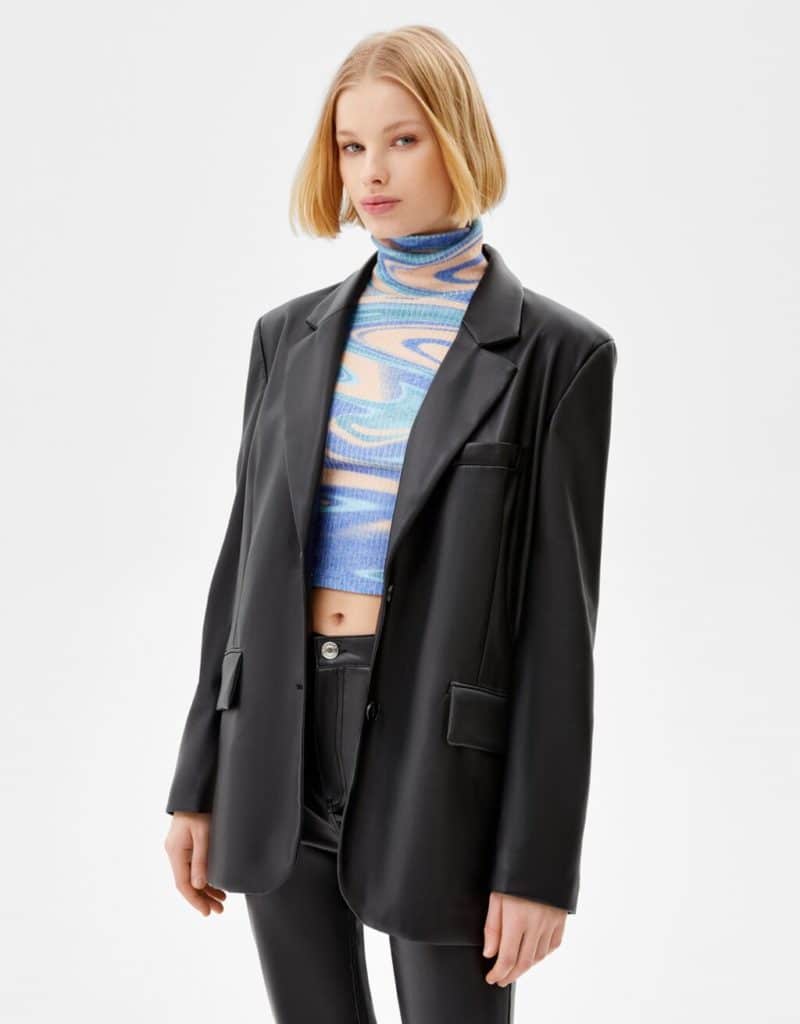 Un blazer en cuir Bershka pour adopter la tendance de l'année