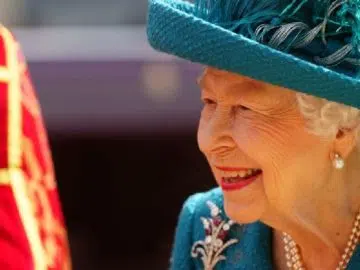 Elizabeth II quitte le palais ?