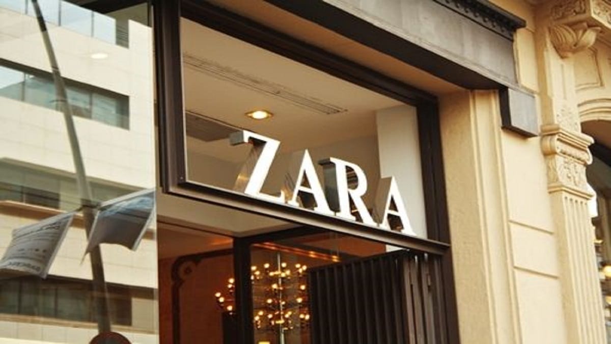 Zara frappe fort avec cet esemble blanc pour le printemps 2022!