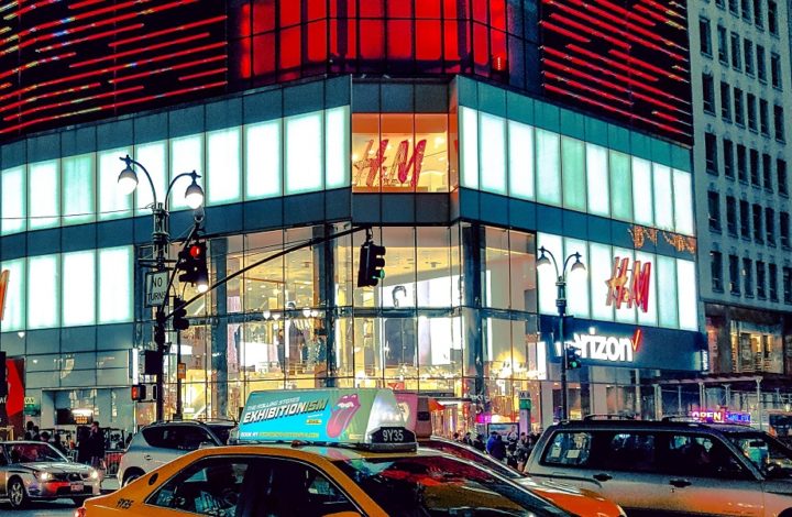 H&M dévoile une robe ultra minimaliste