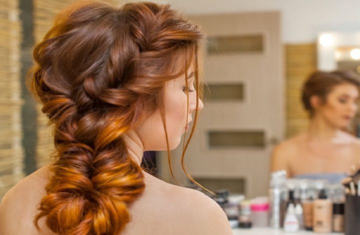 Coiffure 2022 : Attention à ces 8 erreurs qui vont vous faire paraître plus vielle!
