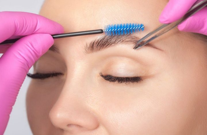 Astuce maquillage : 3 méthodes pour avoir des sourcils épais !