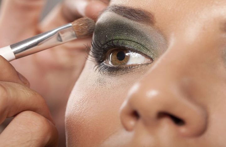 Smoky Eyes : Cette astuce infaillible fait un carton pour les make-up addict !