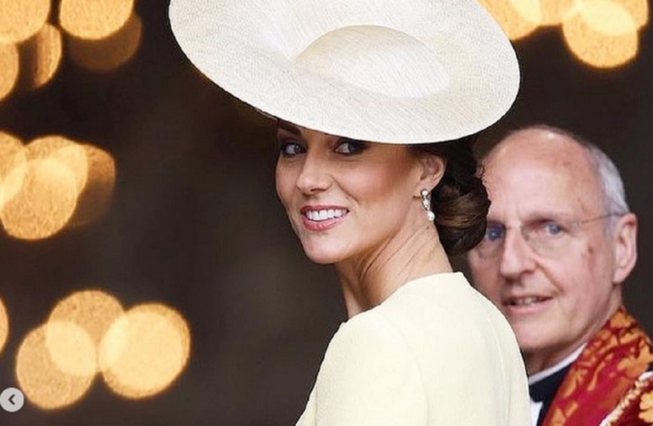 Kate Middleton sublime avec son manteau blanc, on vous dévoile tout !
