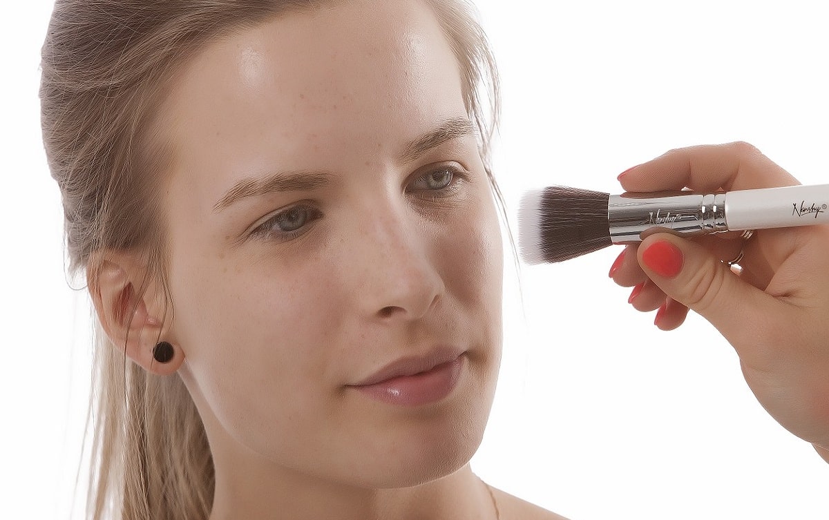 Maquillage : Voici comment prendre soin de vos pinceaux !