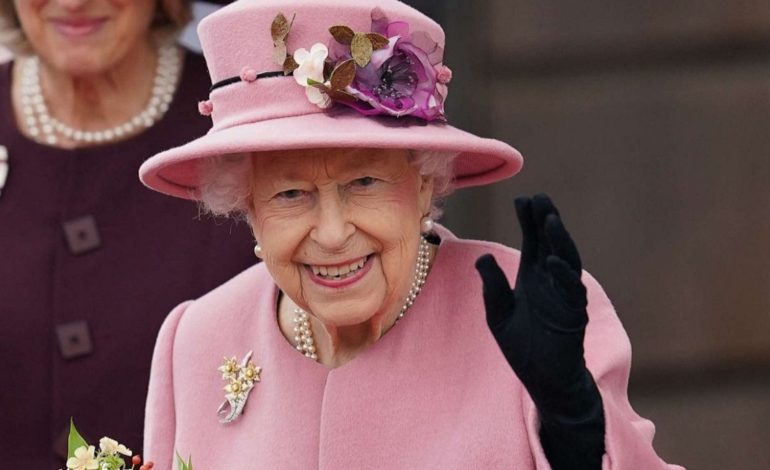 Elizabeth II : La reine est très audacieuse avec une nouvelle coiffure qui cartonne en ce début d’été !