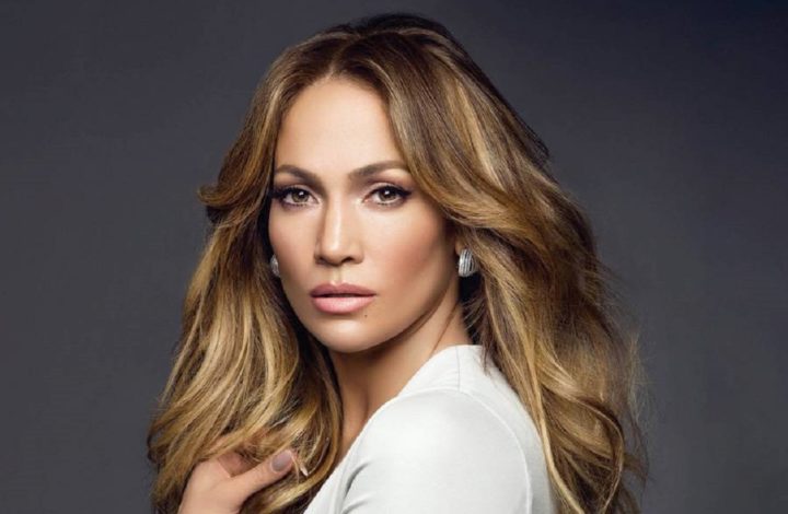 ennifer Lopez : Jennifer Lopez porte la robe de mariée d'un "vieux film" pour épouser Ben Affleck !