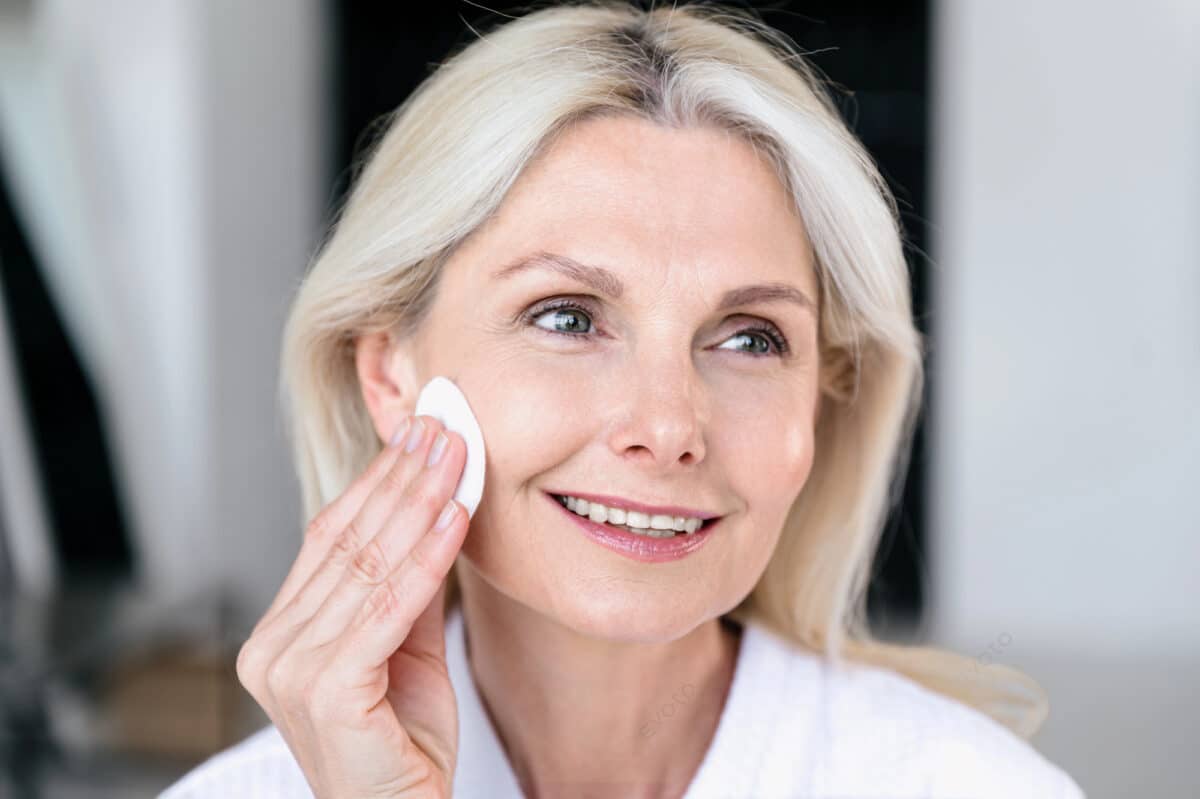 Ces 4 produits anti-âge qui sont essentiels et que vous devez tester absolument durant cet été