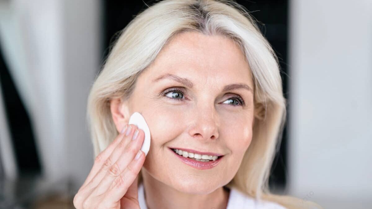 Ces 4 produits anti-âge qui sont essentiels et que vous devez tester absolument durant cet été