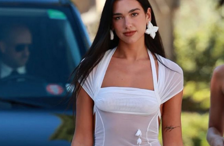 Dua Lipa : Cette robe blanche transparente qu'elle a portée à un mariage fait parler d'elle !