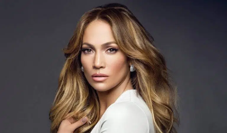 Jennifer Lopez : Elle est sublime et fait sensation avec cette tenue que l’on s’arrache toute en été !