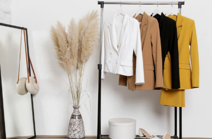 Trench Coat : Ce modèle de veste fait l'unanimité auprès des fashionistas cet automne 2022 !