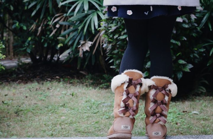 Tendance 2022 : Ces bottes ringardes seront les chaussures que vous devrez absolument porter cet automne !