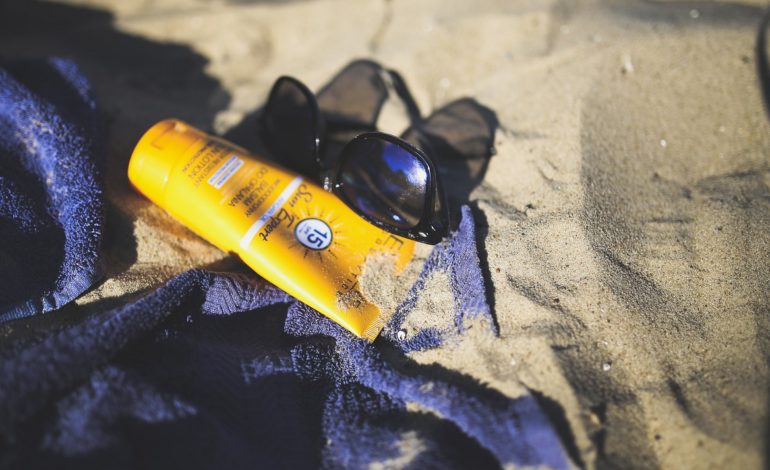 Crème solaire : Les meilleurs soins pour se protéger contre le soleil cet automne selon les experts !