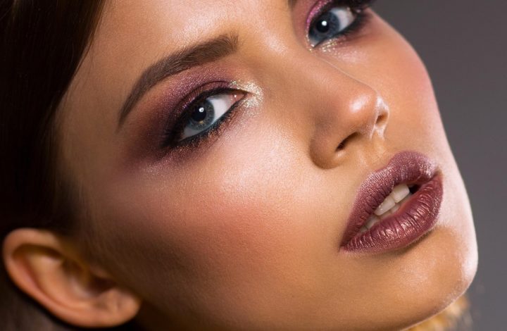 Maquillage tendance : le monochrome make-up nous met en diapason!