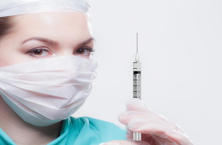 Question santé, l’EMA a approuvé mardi dernier deux nouveaux types de vaccins bivalents. A quoi vont-ils servir concrètement ?