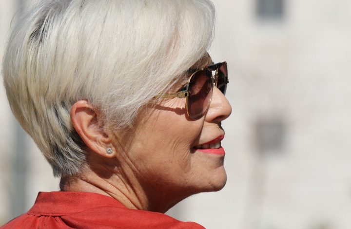 Ce que vous devez savoir sur la coiffure après 50 ans