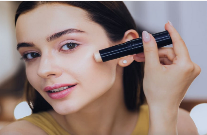 Maquillage : Mettez en valeur votre beauté grâce à ce nouveau correcteur à multi-usage !