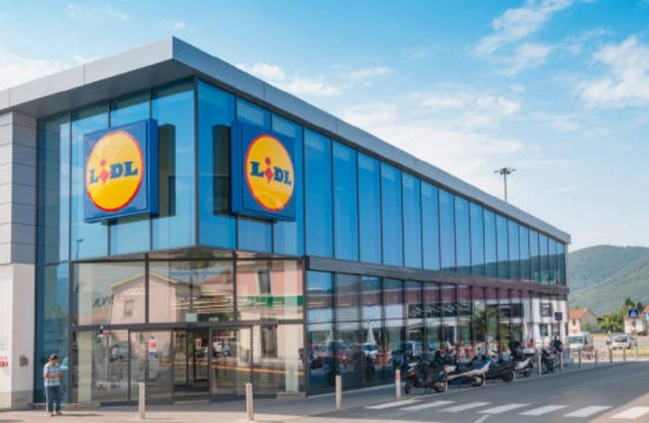 Lidl : Améliorez votre quotidien en vous procurant ce balai à vapeur 2 en 1 en promotion chez l’enseigne !
