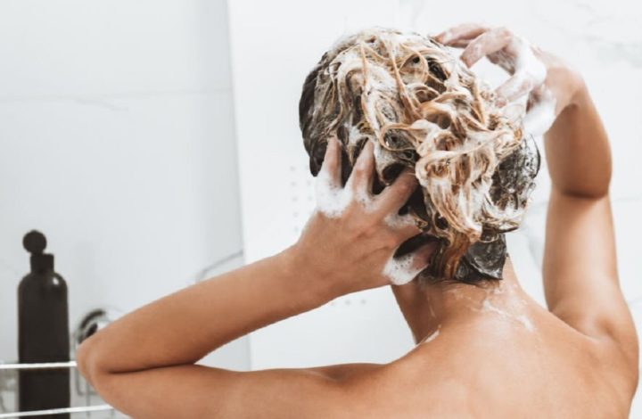 Les 5 fautes qu’on fait tous avec notre après-shampoing !