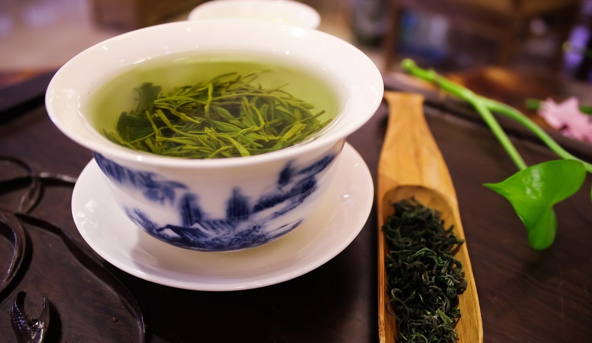Quels sont les bienfaits que le thé vert apporte à notre chevelure ?