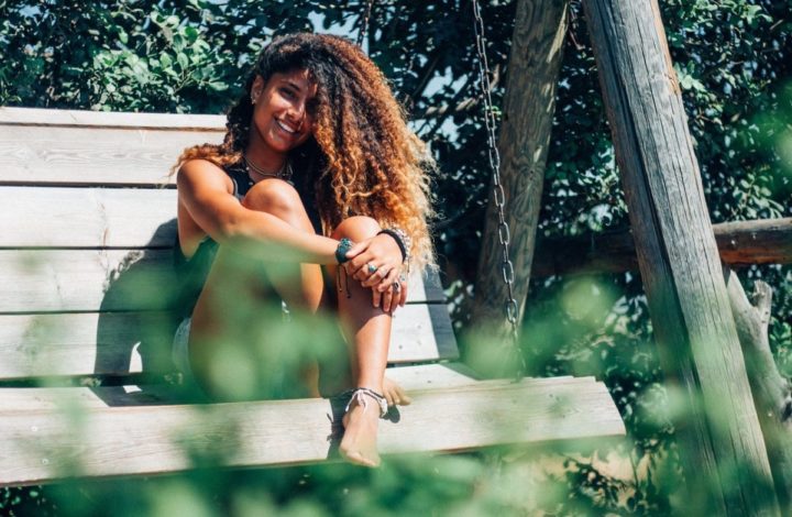 Coiffure : Cheveux fins et manque de volume, et si c’était parce que vous n’appliquez pas bien votre après-shampoing ?