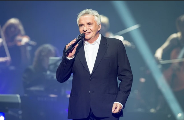 Michel Sardou : Le chanteur surprend tout le monde avec son grand retour !