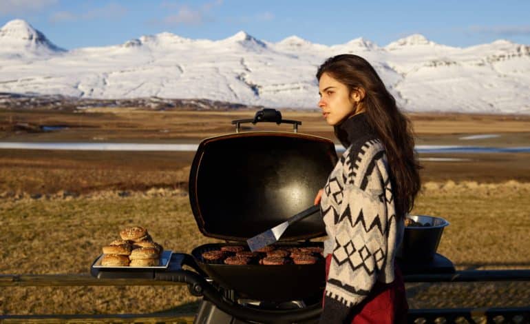 Astuce : Découvrez comment faire un barbecue à l’extérieur en hiver !