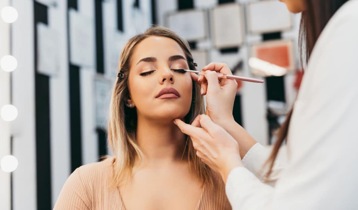 Maquillage peut-il allier beauté et efficacité ?