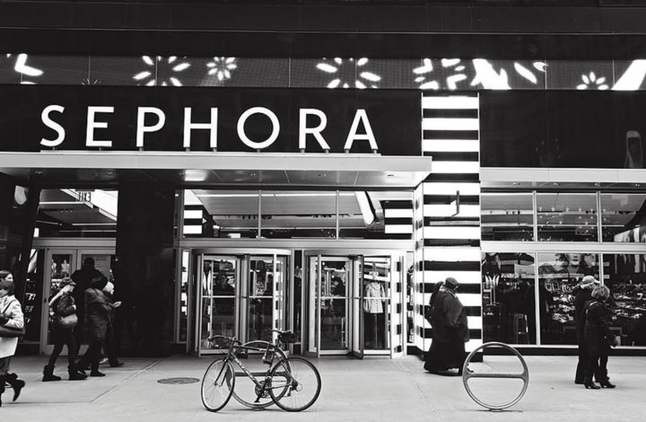 Sephora : Une passionnée de maquillage réagit à la destruction d’une palette à 1200 euros !